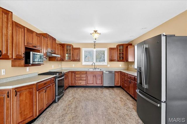 3567 Sweet Briar Lane, Columbia, IL 62236