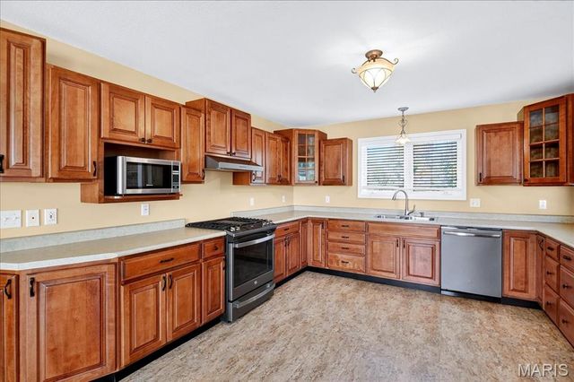 3567 Sweet Briar Lane, Columbia, IL 62236