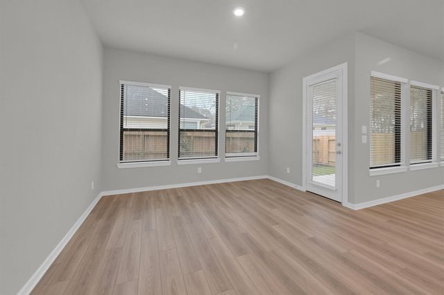 356 Summer Place Drive, Montgomery, TX 77356