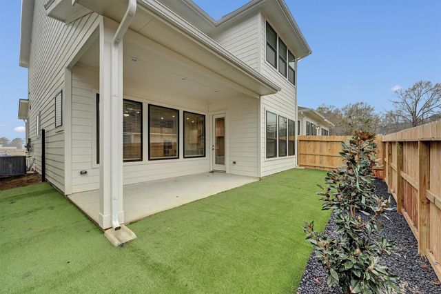 356 Summer Place Drive, Montgomery, TX 77356