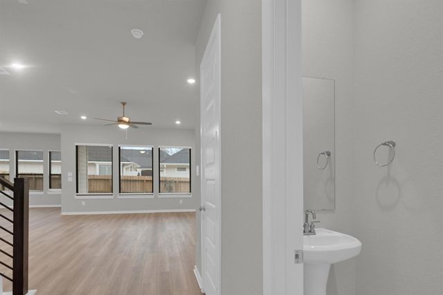 356 Summer Place Drive, Montgomery, TX 77356