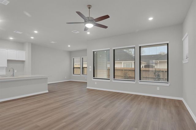 356 Summer Place Drive, Montgomery, TX 77356