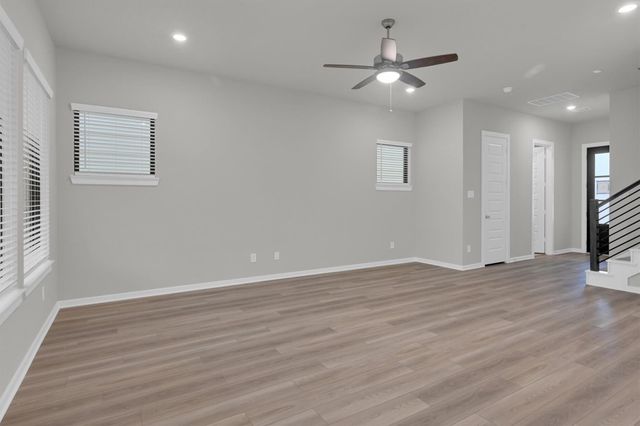 356 Summer Place Drive, Montgomery, TX 77356