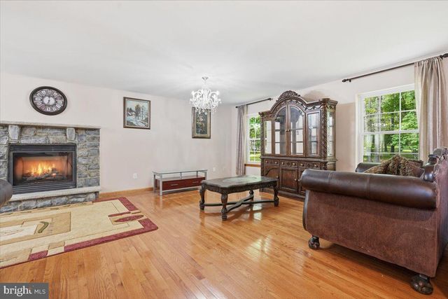 63 FOX HILL RD, Albrightsville, PA 18210