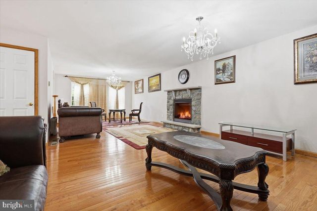 63 FOX HILL RD, Albrightsville, PA 18210