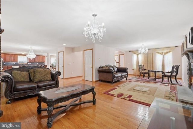 63 FOX HILL RD, Albrightsville, PA 18210