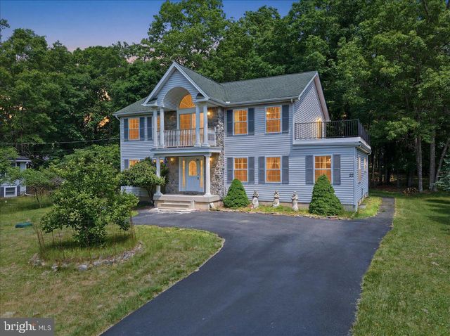 63 FOX HILL RD, Albrightsville, PA 18210