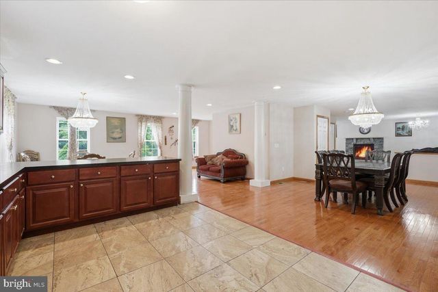 63 FOX HILL RD, Albrightsville, PA 18210