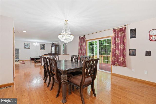 63 FOX HILL RD, Albrightsville, PA 18210