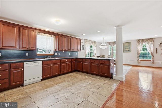 63 FOX HILL RD, Albrightsville, PA 18210
