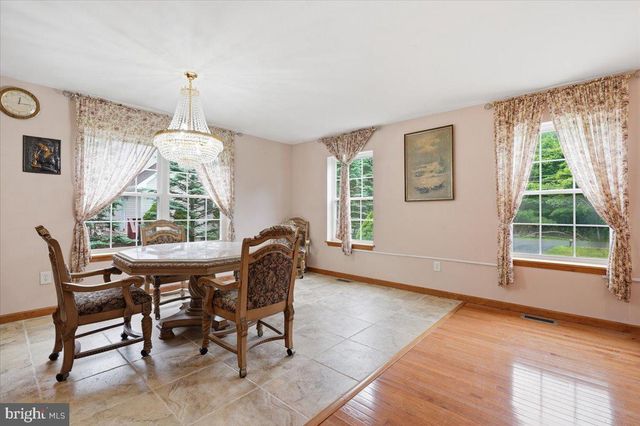 63 FOX HILL RD, Albrightsville, PA 18210