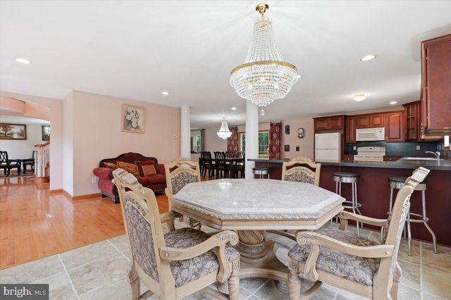63 FOX HILL RD, Albrightsville, PA 18210
