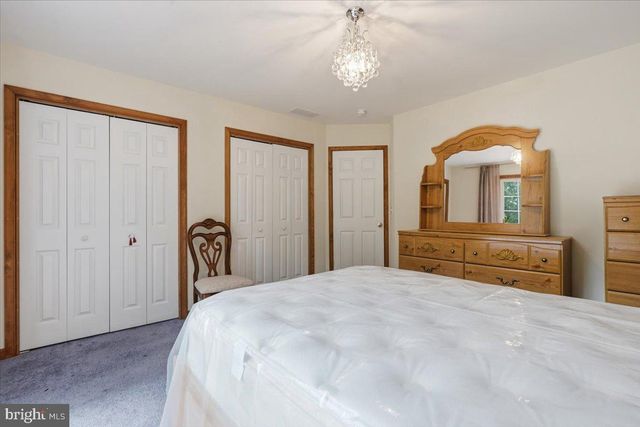 63 FOX HILL RD, Albrightsville, PA 18210
