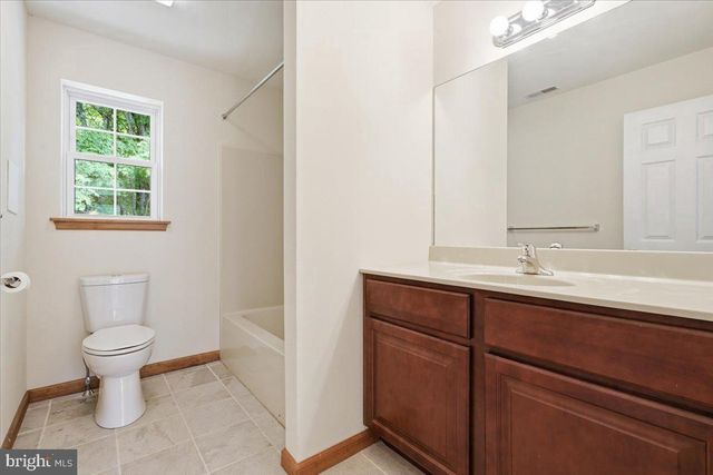 63 FOX HILL RD, Albrightsville, PA 18210