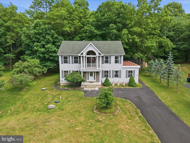 63 FOX HILL RD, Albrightsville, PA 18210