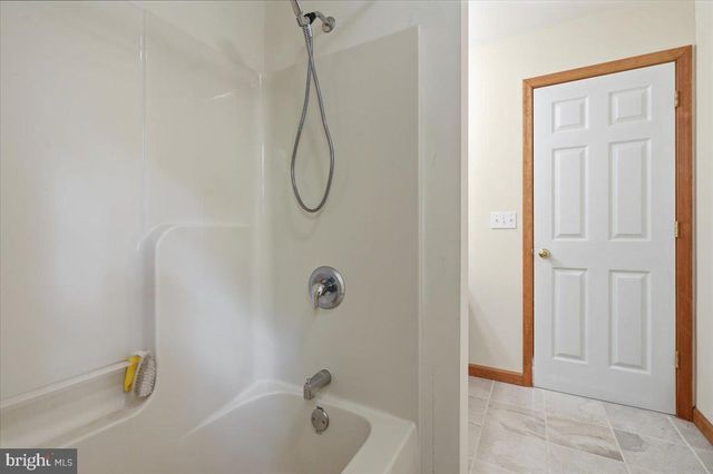 63 FOX HILL RD, Albrightsville, PA 18210