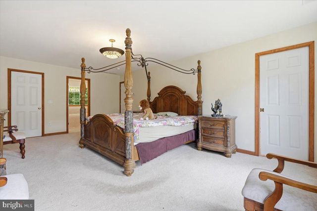 63 FOX HILL RD, Albrightsville, PA 18210