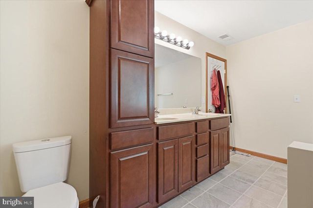 63 FOX HILL RD, Albrightsville, PA 18210