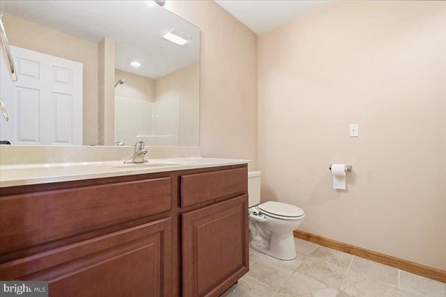 63 FOX HILL RD, Albrightsville, PA 18210