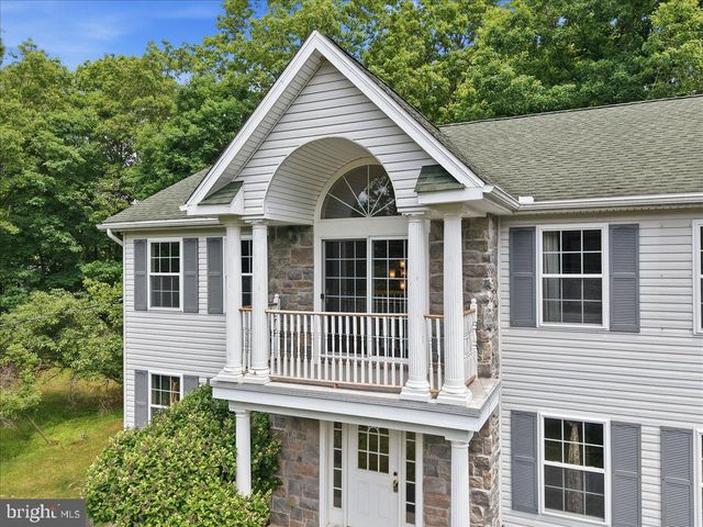 63 FOX HILL RD, Albrightsville, PA 18210