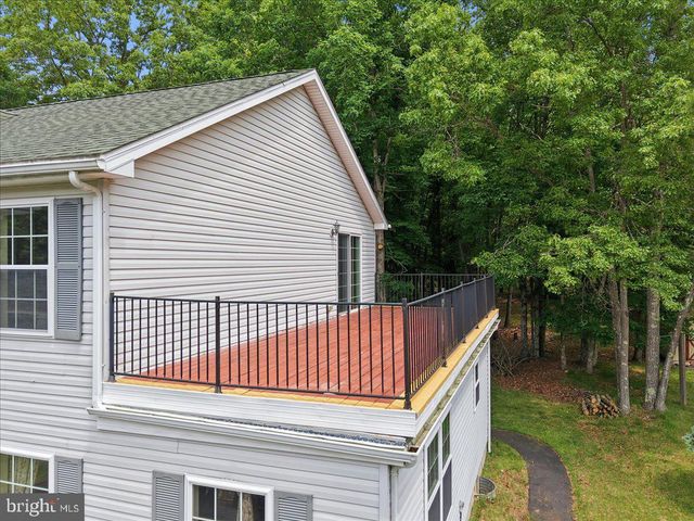 63 FOX HILL RD, Albrightsville, PA 18210