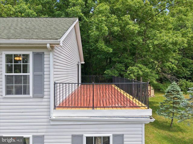 63 FOX HILL RD, Albrightsville, PA 18210