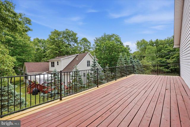 63 FOX HILL RD, Albrightsville, PA 18210