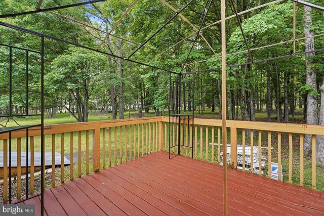 63 FOX HILL RD, Albrightsville, PA 18210