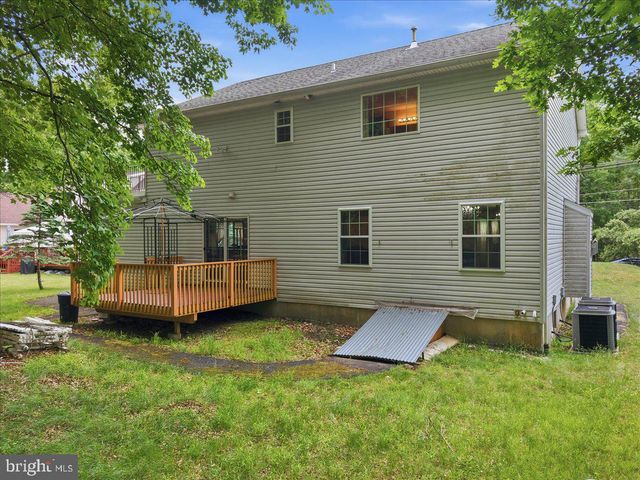 63 FOX HILL RD, Albrightsville, PA 18210