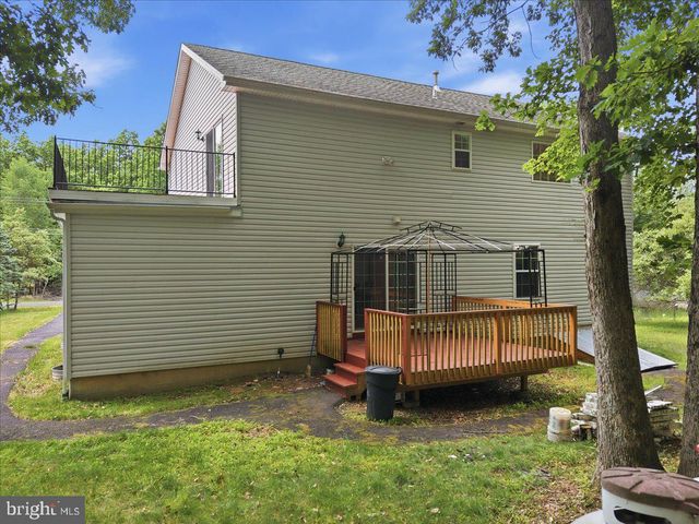 63 FOX HILL RD, Albrightsville, PA 18210