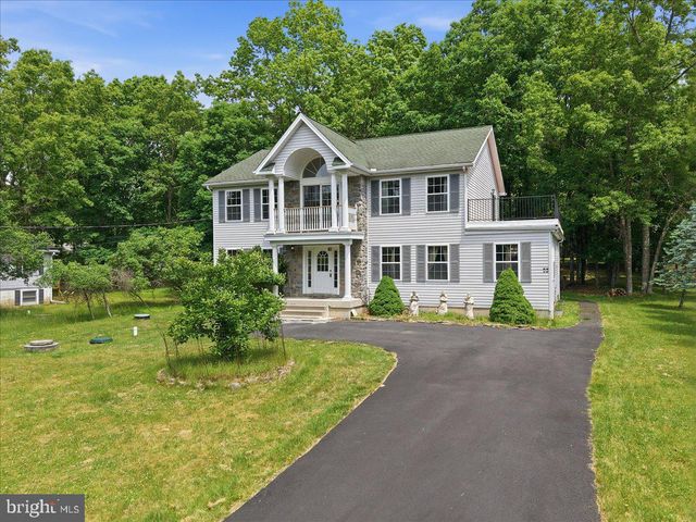 63 FOX HILL RD, Albrightsville, PA 18210