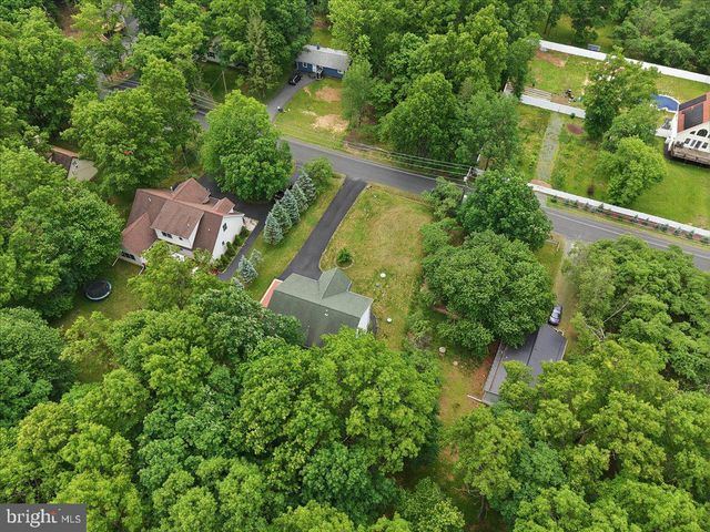 63 FOX HILL RD, Albrightsville, PA 18210