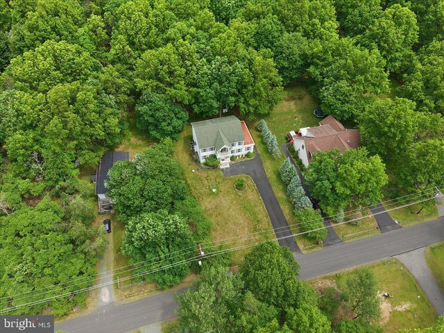 63 FOX HILL RD, Albrightsville, PA 18210