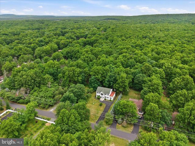63 FOX HILL RD, Albrightsville, PA 18210
