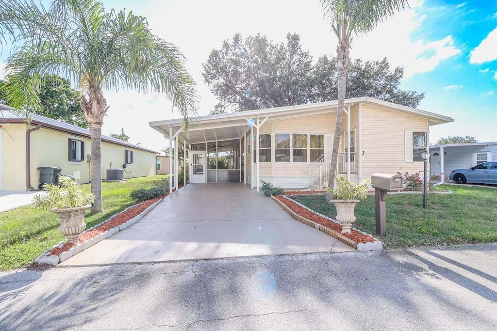 3 Espanola Lane, Port St. Lucie, Port St Lucie, FL 34952