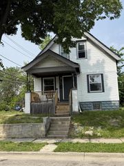 2667 N 36th STREET, Milwaukee, WI 53210