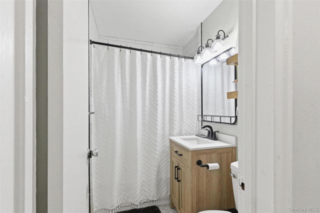 101 Edmunton Drive G2, North Babylon, NY 11703