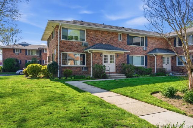 101 Edmunton Drive G2, North Babylon, NY 11703