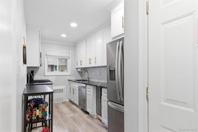 101 Edmunton Drive G2, North Babylon, NY 11703