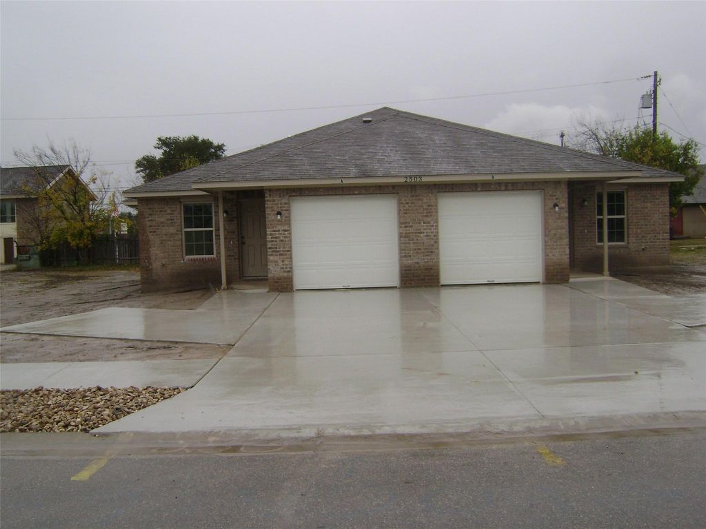 2505 S Oak LN A, Georgetown, TX 78628
