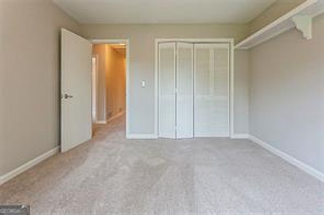 4722 Kenneth Drive SW, Lilburn, GA 30047