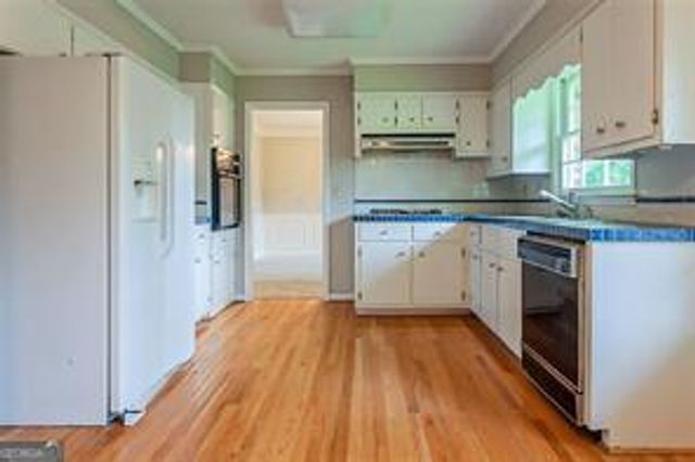 4722 Kenneth Drive SW, Lilburn, GA 30047