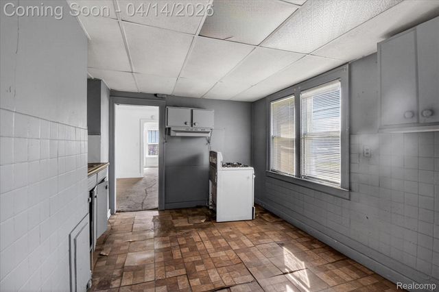 12283 Cheyenne Street, Detroit, MI 48227