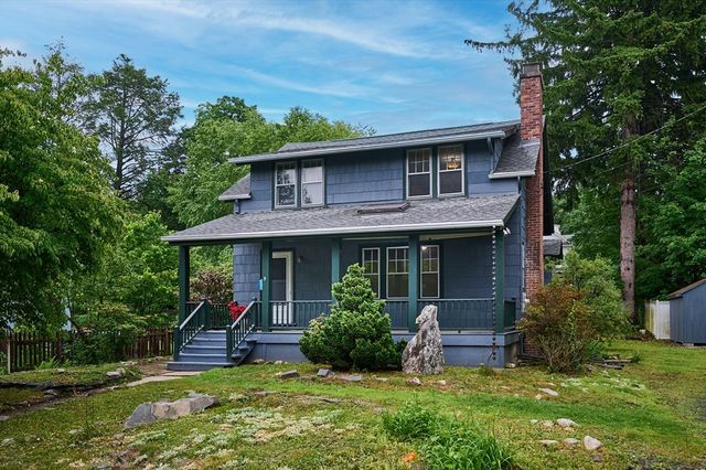 9 Mcclure St, Amherst, MA 01002