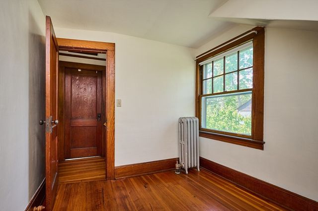 9 Mcclure St, Amherst, MA 01002