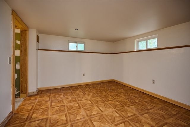 9 Mcclure St, Amherst, MA 01002