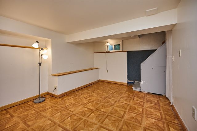 9 Mcclure St, Amherst, MA 01002