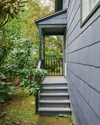 9 Mcclure St, Amherst, MA 01002