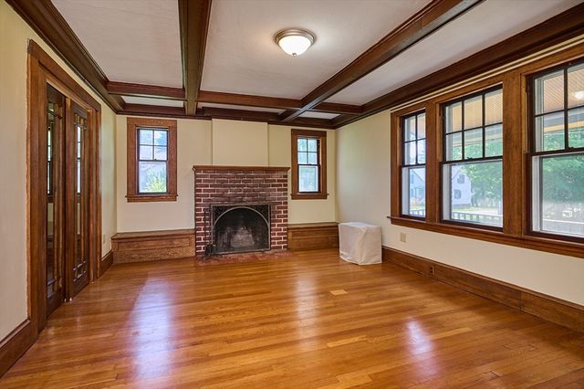 9 Mcclure St, Amherst, MA 01002