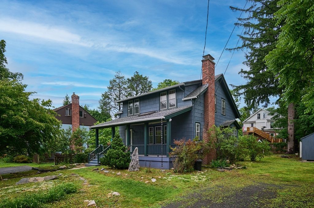 9 Mcclure St, Amherst, MA 01002